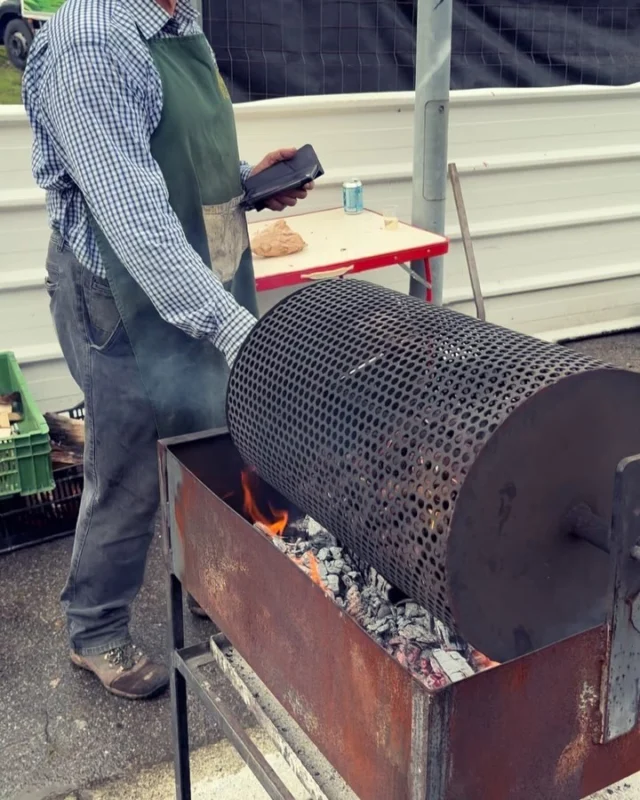 The Fully chestnut festival 🌰🌰🍷 soo much food, soo much fun! #gastrotravel #foodietravel #yum #fête #suisse #produitduterroir #eatlocal #vinsuisse #petitearvine @fetedelachataignefully