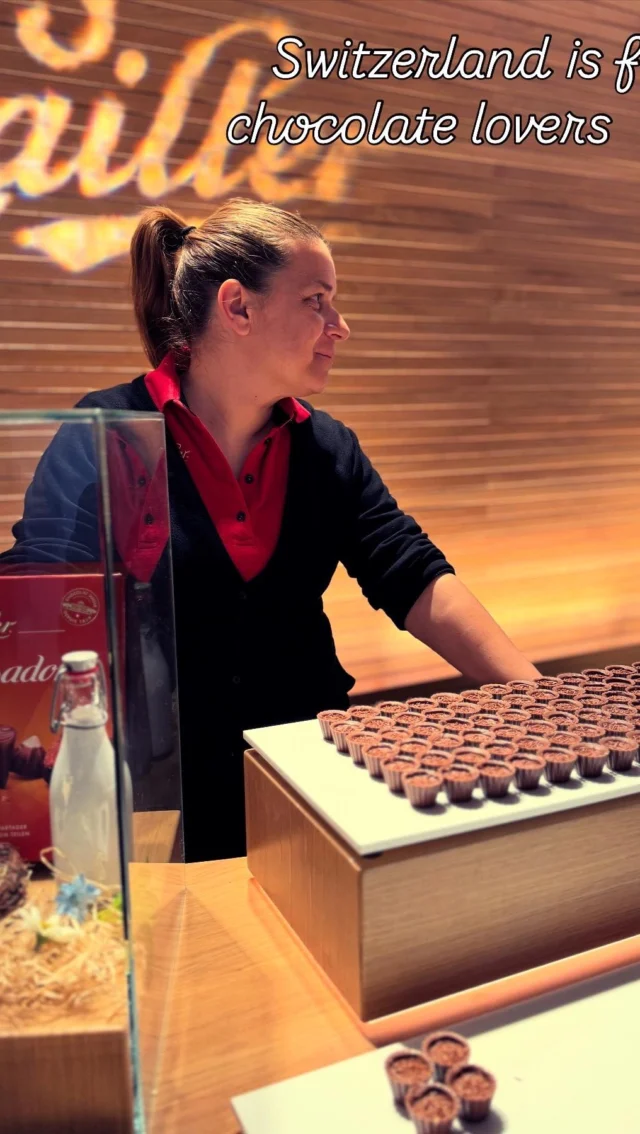 Switzerland is for chocolate lovers. 🍫♥️Come and see for yourself! #foodietravel #chocolatelover #suisse #swisschocolate #switzerlandwonderland🇨🇭 #luxury #chocolate